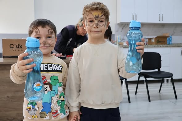 Marmara Adaları’nda Okullarda Doğum Günü Sürprizi