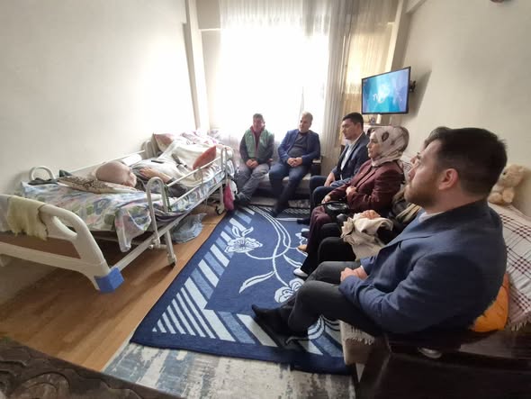 Altıeylül AK Parti Teşkilatından Hasta Hemşehri Ziyareti
