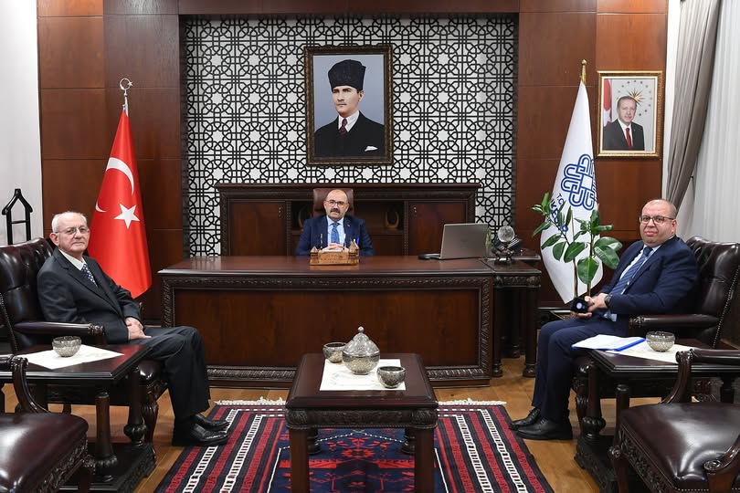 İş İnsanı Necmettin Akay, Susurluk Kaymakamı ile Birlikte Balıkesir Valisi’ni Ziyaret Etti