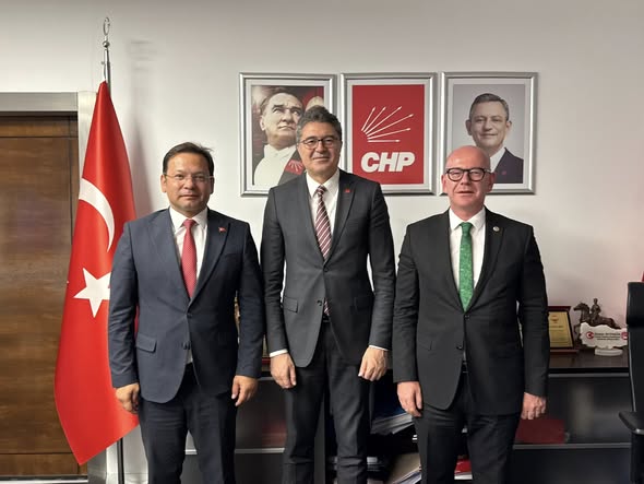 Sındırgı Depremi: Tüm Partiler Yaraları Sarmak İçin Bir Araya Geldi