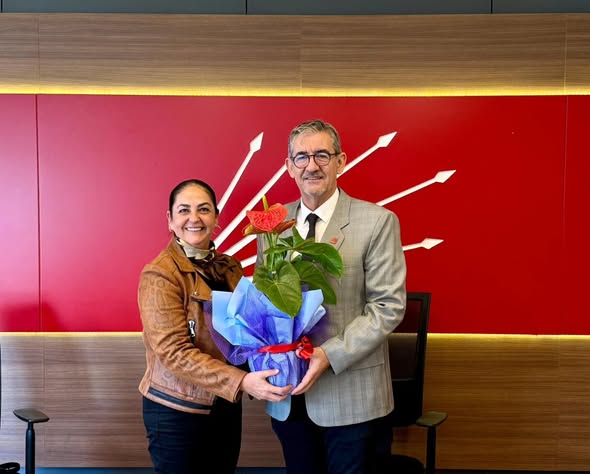 CHP Erdek İlçe Başkanı Hale Tuna, Balıkesir İl Başkanlığını Ziyaret Etti