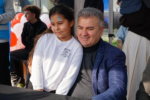 AK Parti Gençlik Kolları, Çocuk Hakları Günü’nde Miniklerle Buluştu