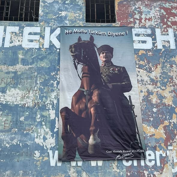 Paşaçiftlik Köyü Gençleri, 10 Kasım’da Atatürk Posteri ile Anma Gerçekleştirdi