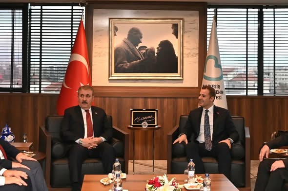 Balıkesir Büyükşehir Belediye Başkanı Ahmet Akın, BBP Genel Başkanı Mustafa Destici’yi Ağırladı