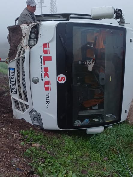 Bandırma’da Okul Servisi Kaza Yaptı: 8 Öğrenci Hafif Yaralandı